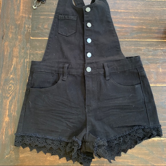 Forever 21 Overall Black Jean shorts - Picture 4 of 6